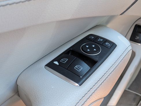 Used 2015 Mercedes-Benz SL 400 w/ Premium I Package image 21