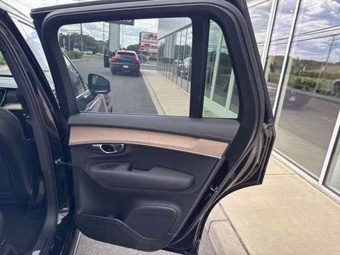Certified 2025 Volvo XC90 B6 Plus AWD/4WD image 12