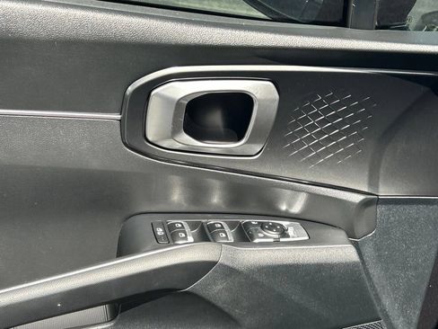 Used 2023 Kia Sorento LX FWD image 17