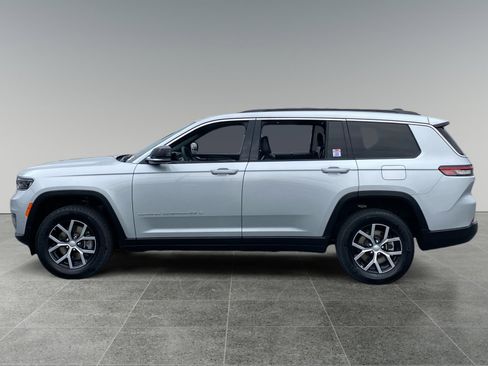 Used 2024 Jeep Grand Cherokee L Limited w/ Luxury Tech Group II AWD/4WD image 2