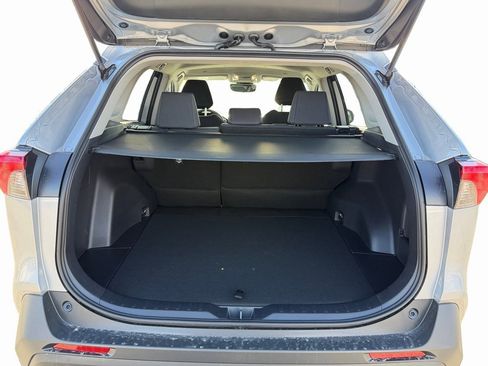 Certified 2025 Toyota RAV4 LE image 18