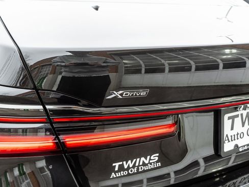 Used 2022 BMW 750i xDrive w/ Executive Package image 60