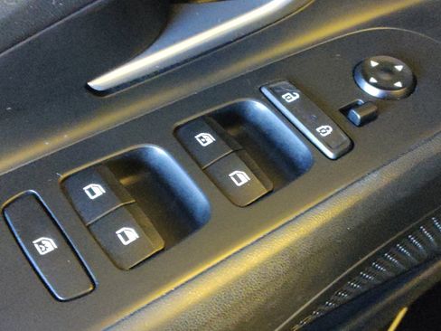 Used 2021 Hyundai Elantra SEL FWD image 27