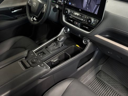 New 2026 Toyota Grand Highlander AWD Hybrid image 19