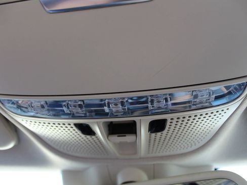 Used 2016 Mercedes-Benz C 300 Sedan image 27