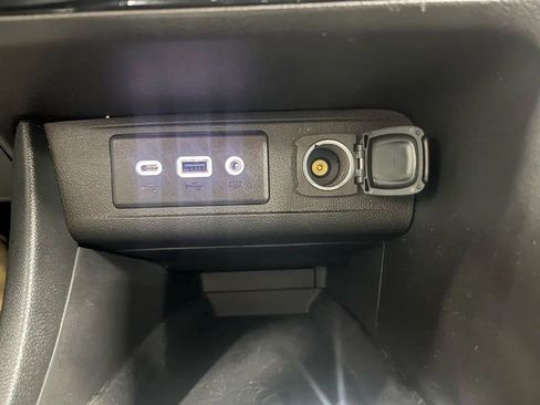 Used 2023 Buick Encore GX Select image 17