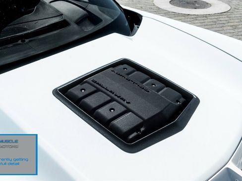 Used 2016 Chevrolet Corvette Z06 w/ 3LZ Preferred Equipment Group RWD image 9