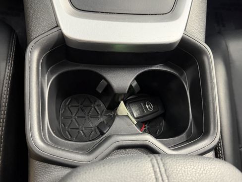 Used 2021 Toyota RAV4 XLE Premium AWD/4WD image 23