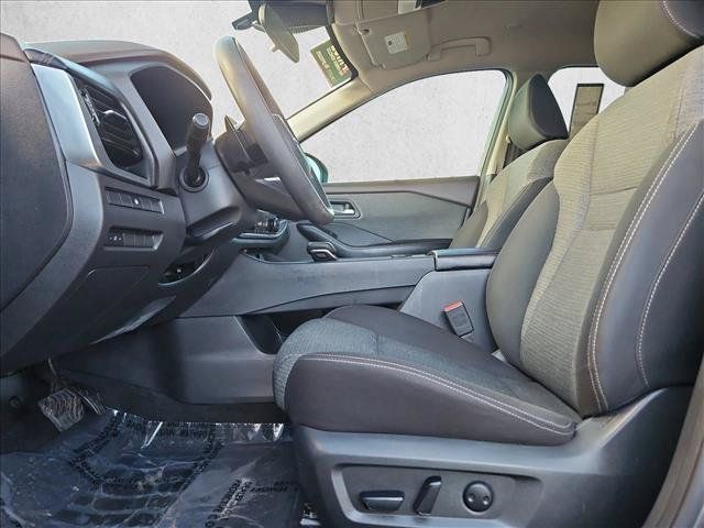 Used 2022 Nissan Rogue SV AWD/4WD image 15