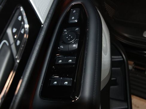 Used 2024 Lincoln Navigator L Reserve image 6