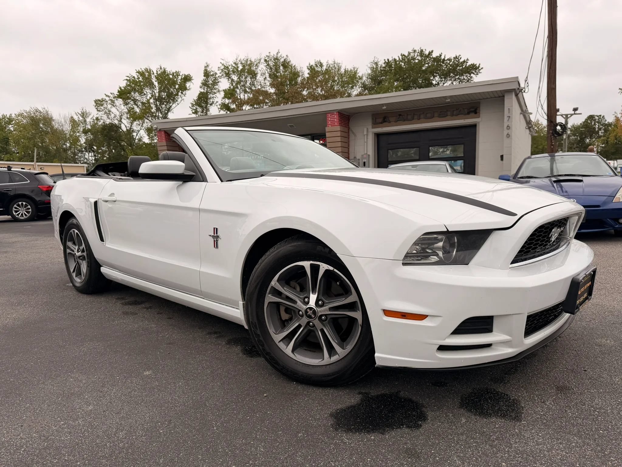 Used 2014 Ford Mustang Premium RWD image 2