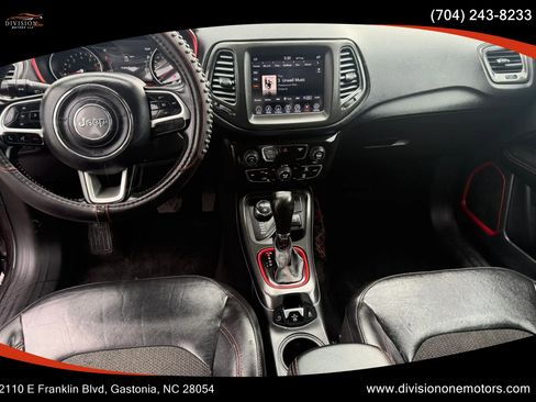 Used 2019 Jeep Compass Trailhawk AWD/4WD image 7