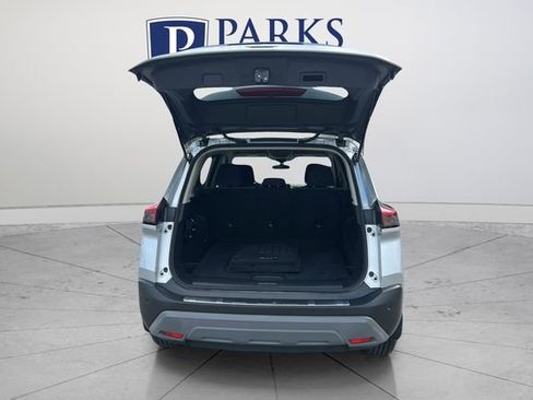 Used 2022 Nissan Rogue SV FWD image 20