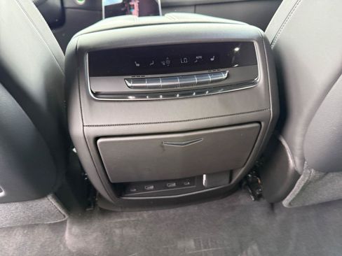 Used 2025 Cadillac Escalade Sport Platinum w/ LPO, Floor Liner Package AWD/4WD image 16