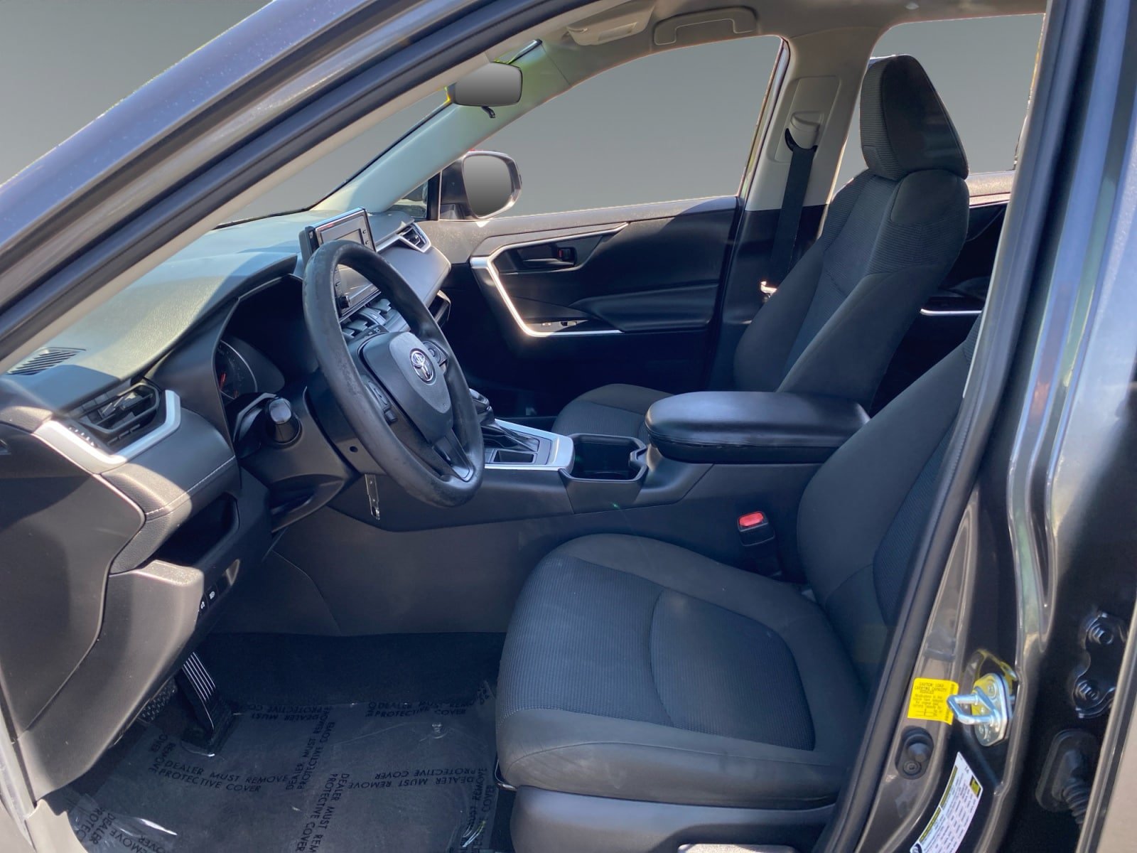 Used 2022 Toyota RAV4 LE FWD image 9