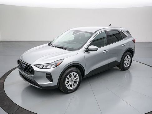 Certified 2023 Ford Escape Active AWD/4WD image 9