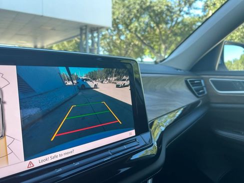 New 2026 Volkswagen Atlas SE image 14