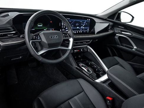 Certified 2025 Audi Q5 Premium Plus w/ Premium Plus AWD/4WD image 8