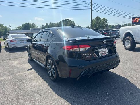 Used 2022 Toyota Corolla SE w/ SE Premium Package FWD image 7