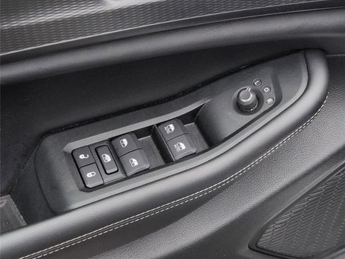 Used 2024 Jeep Grand Cherokee Altitude image 16