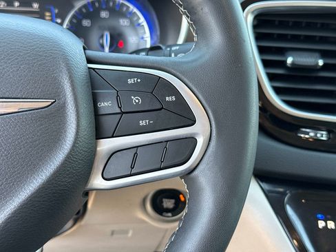 Used 2023 Chrysler Voyager LX FWD image 30