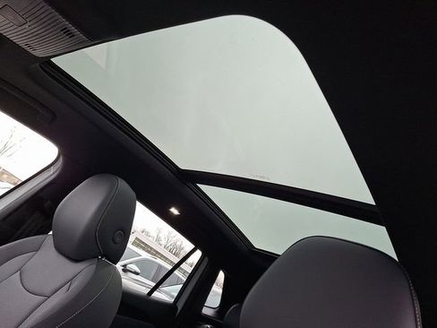 New 2026 Volkswagen Tiguan SE R-Line image 7