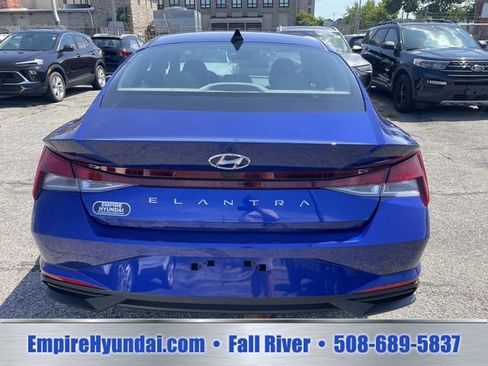 Used 2023 Hyundai Elantra SEL FWD image 4