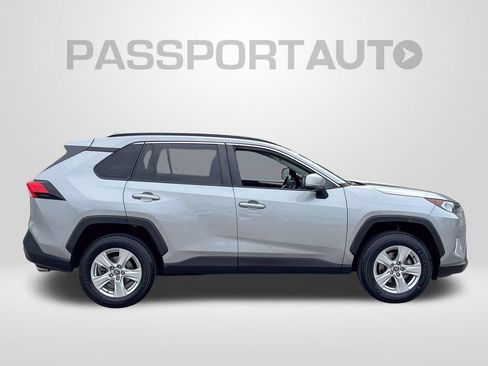 Certified 2021 Toyota RAV4 XLE w/ Convenience Package AWD/4WD image 10