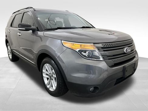 Used 2013 Ford Explorer XLT image 8
