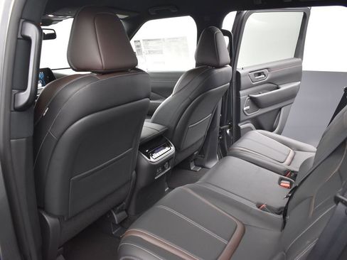 New 2025 Nissan Armada SL w/ Convenience Package image 15