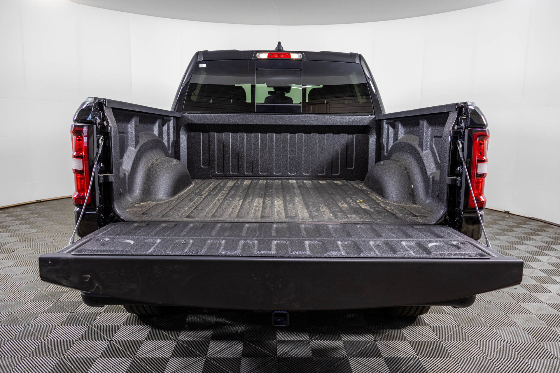 New 2026 RAM 1500 Express AWD/4WD image 36