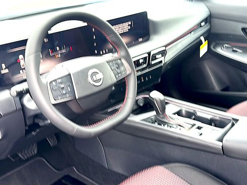 New 2026 Nissan Sentra SR w/ Floor Mat Package FWD image 9