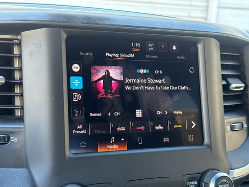 Used 2024 RAM 2500 Big Horn w/ Bed Utility Group image 17