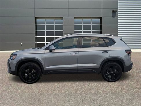 New 2025 Volkswagen Taos SEL image 4