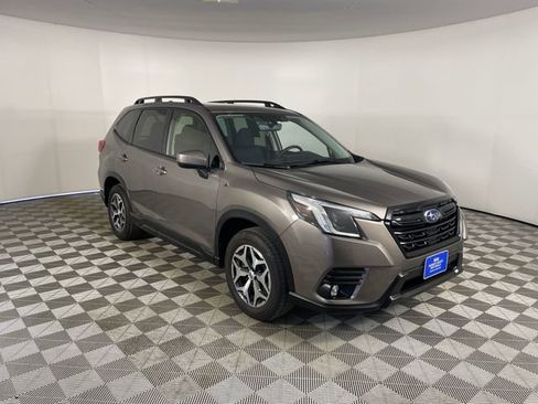 Used 2024 Subaru Forester Premium AWD/4WD image 26