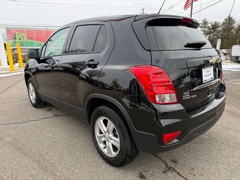 Used 2022 Chevrolet Trax LS w/ Tint and Cruise Package image 9