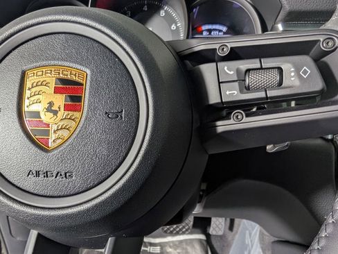 New 2026 Porsche Macan image 38