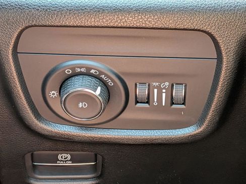 Used 2023 Jeep Grand Cherokee Overland w/ Adv Protech Group III image 18