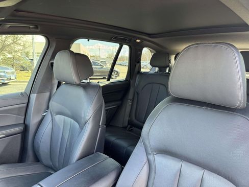 Used 2021 BMW X5 M50i w/ Executive Package image 34