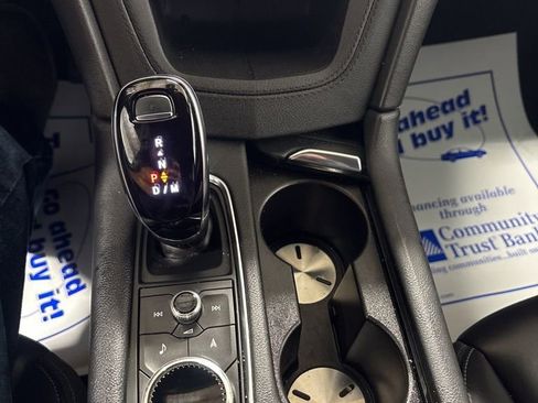 Used 2025 Cadillac XT6 Premium Luxury image 21