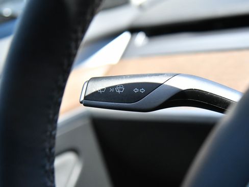 Used 2023 Tesla Model 3 Standard Range image 29