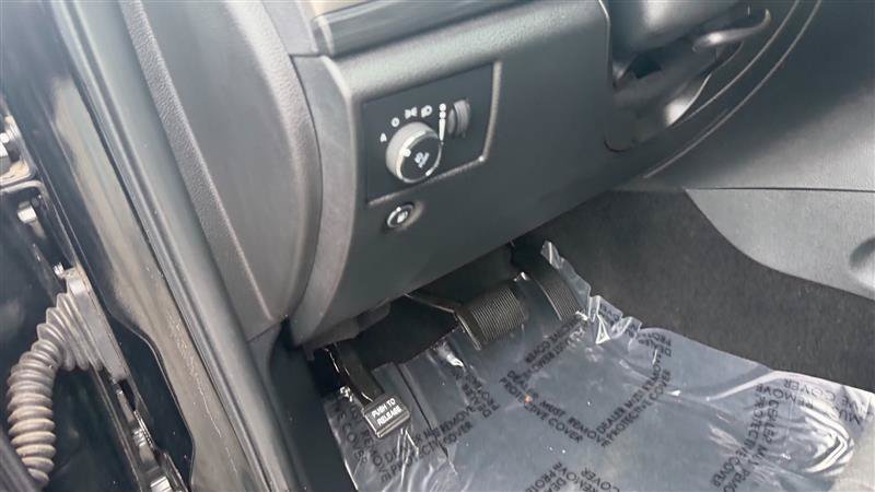 Used 2020 Jeep Grand Cherokee Laredo AWD/4WD image 29