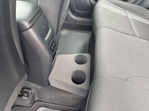 Used 2024 Hyundai Venue SEL FWD image 18