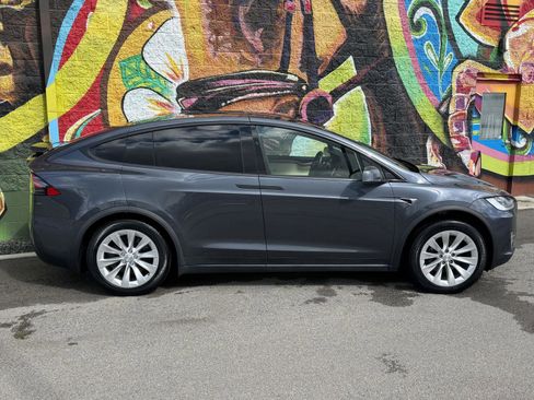 Used 2020 Tesla Model X Long Range image 14