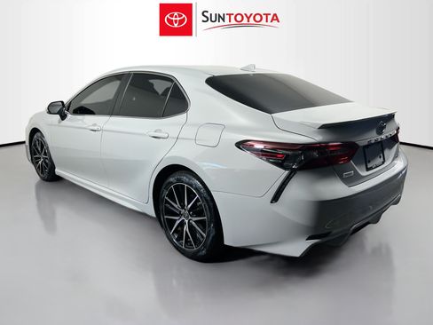Used 2023 Toyota Camry SE FWD image 6