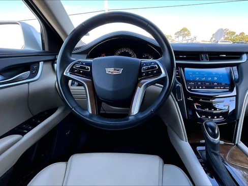 Used 2019 Cadillac XTS image 6