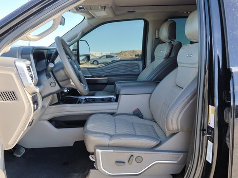 Certified 2025 Ford F350 Platinum w/ Platinum Plus Package image 18