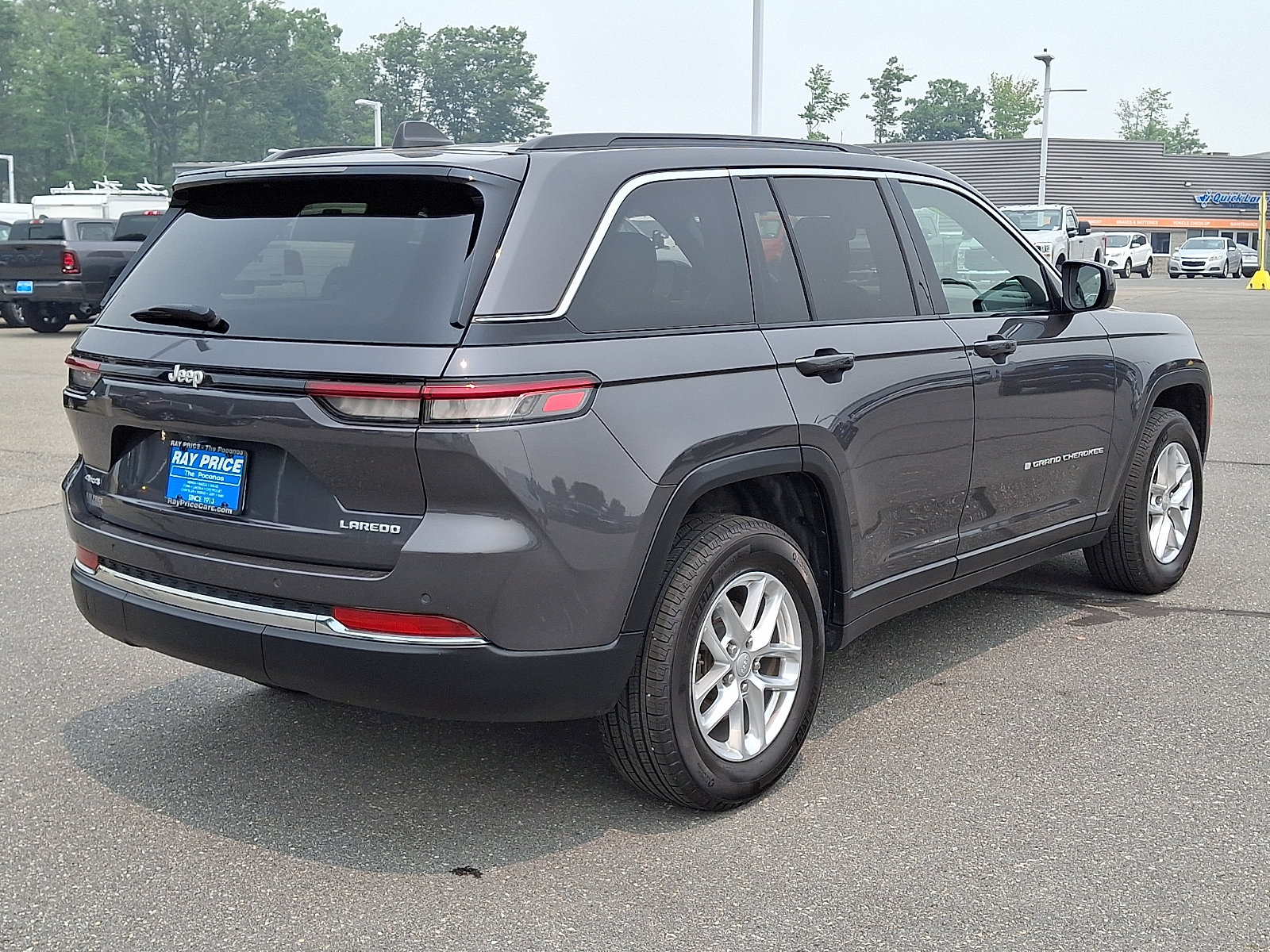 Used 2025 Jeep Grand Cherokee Laredo X w/ Luxury Tech Group I AWD/4WD image 6