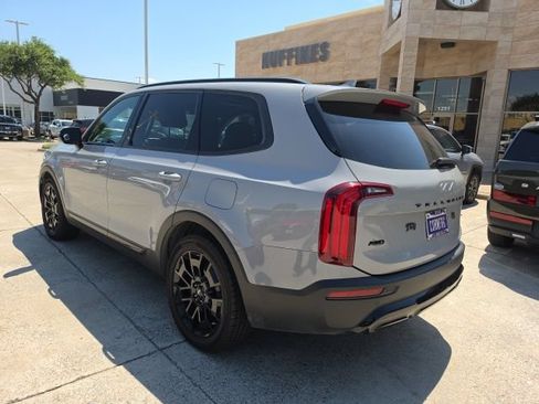 Certified 2022 Kia Telluride SX w/ SX Prestige Package AWD/4WD image 2
