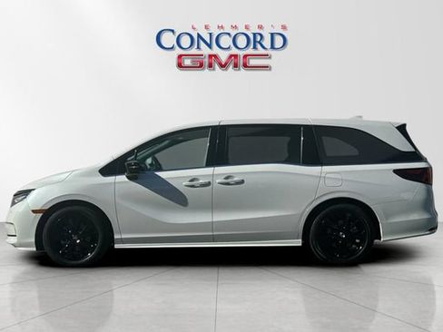 Used 2023 Honda Odyssey Sport image 7